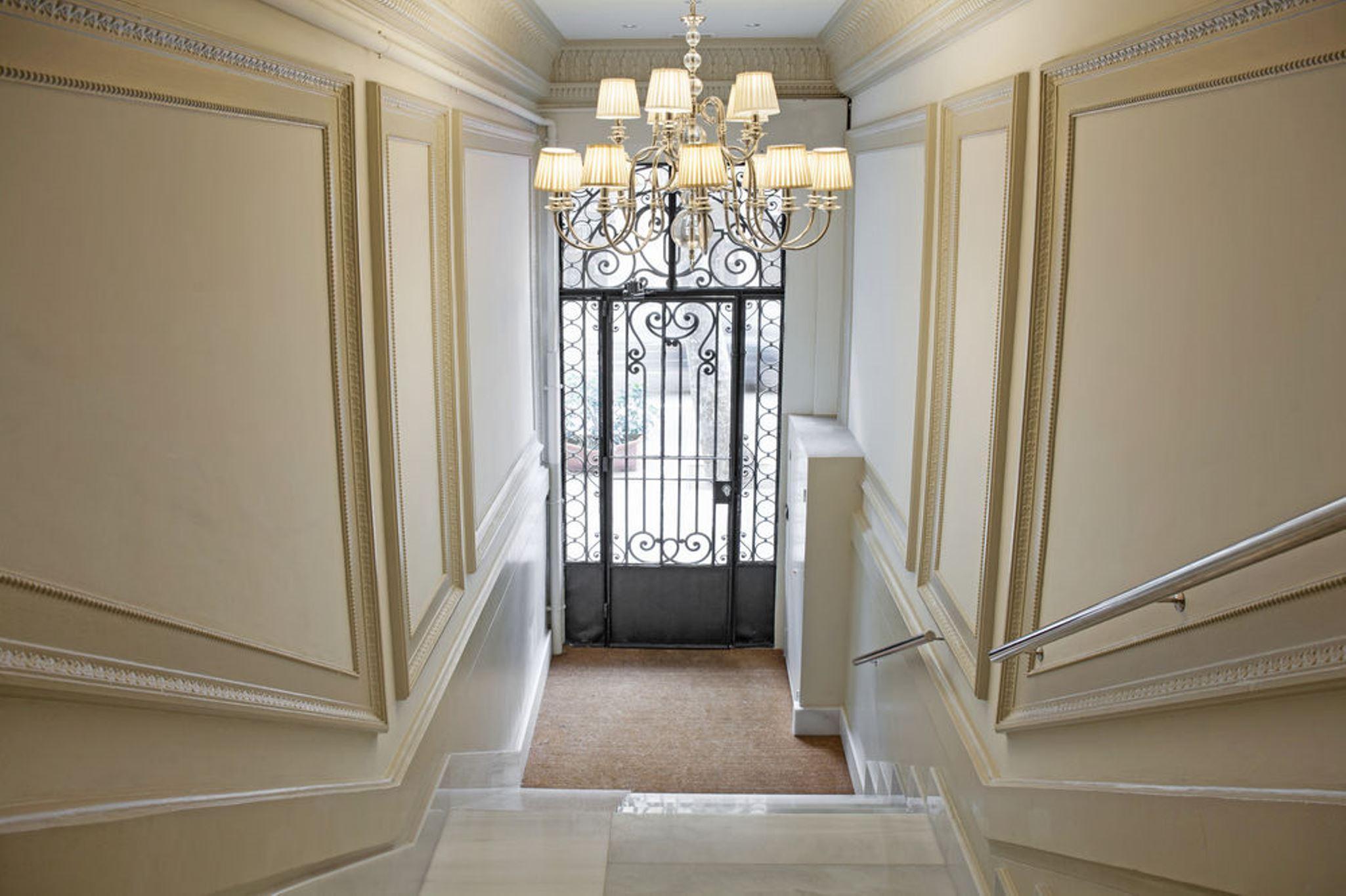 Ainb Eixample-Miro Apartments Барселона Экстерьер фото